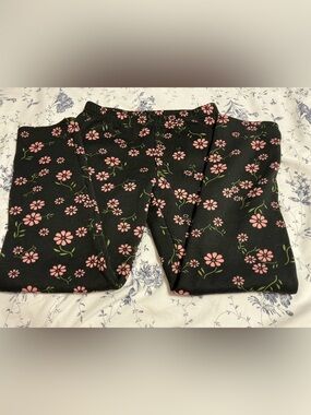 🎉 3 for $20🎉 Black Floral Plush Lined Leggings with Pink Flowers